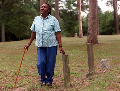 Hattie Brown. Photo by Chris Seward, 1998. To request permission for further use or to purchase a print, please contact the News & Observer.