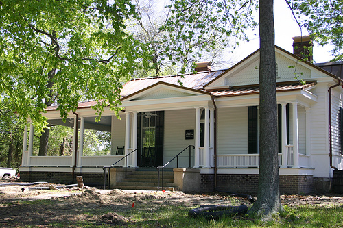 Love House, home of the Center for the Study of the American South, UNC-Chapel Hill. Image courtesy of Chapel Hill Preservation. 