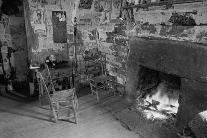 "Interior of mountain farmhouse, Appalachian Mountains near Marshall, North Carolina." 1936. Image courtesy of Library of Congress. 